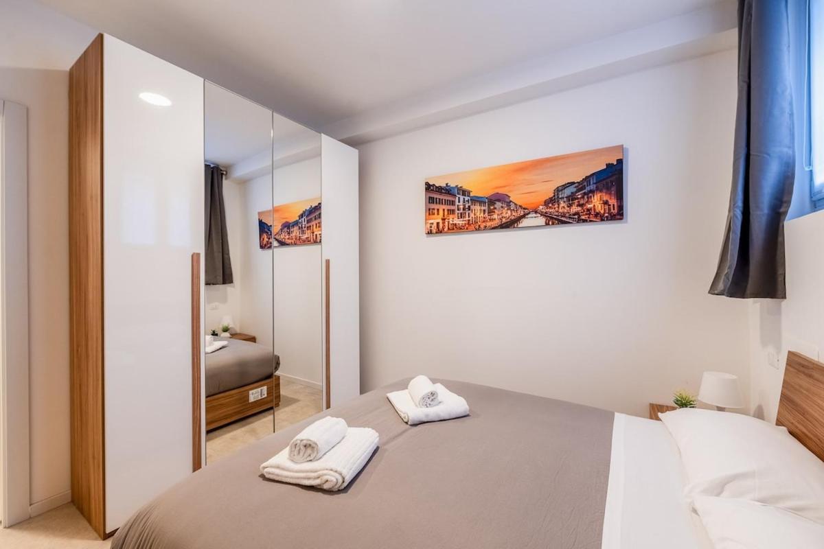Authentic Private Flat 2 Min From Navigli Apartamento Milão Exterior foto
